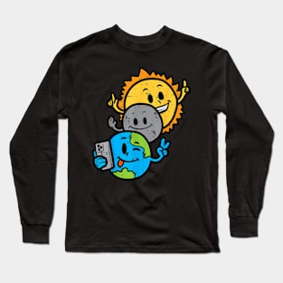 Selfie Earth Moon Sun Funny Total Solar Eclipse 2024 Kids Long Sleeve T-Shirt